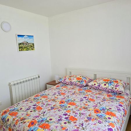 Olive Garden, Apartment With A Private Pool 班约勒 外观 照片