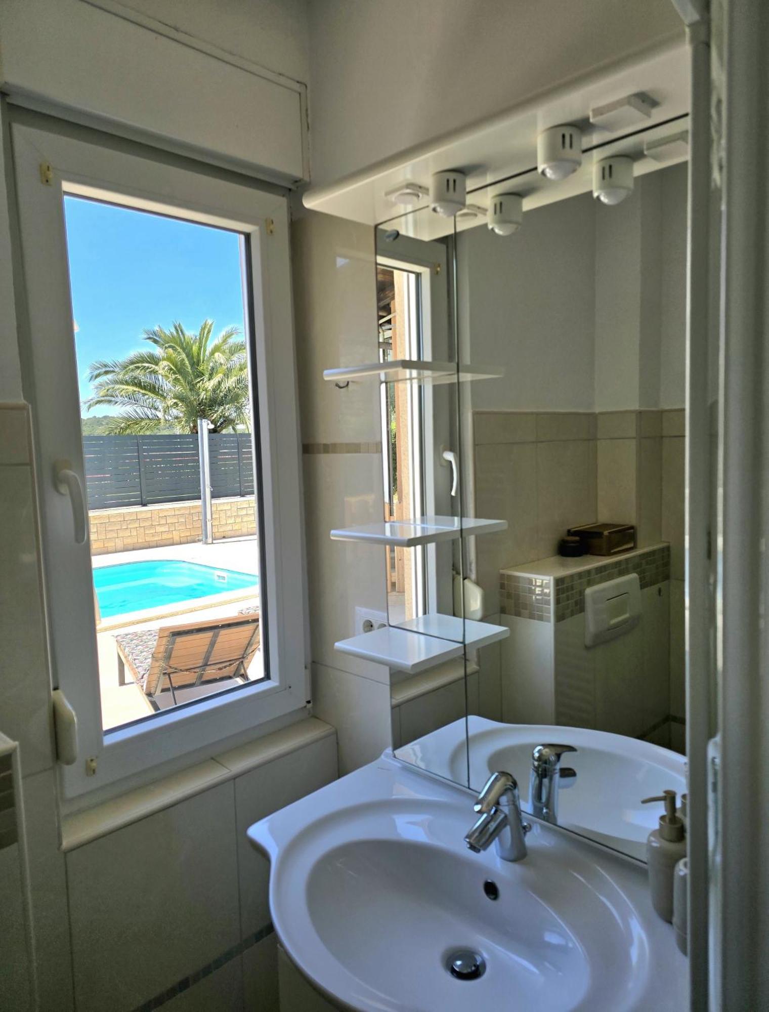Olive Garden, Apartment With A Private Pool 班约勒 外观 照片