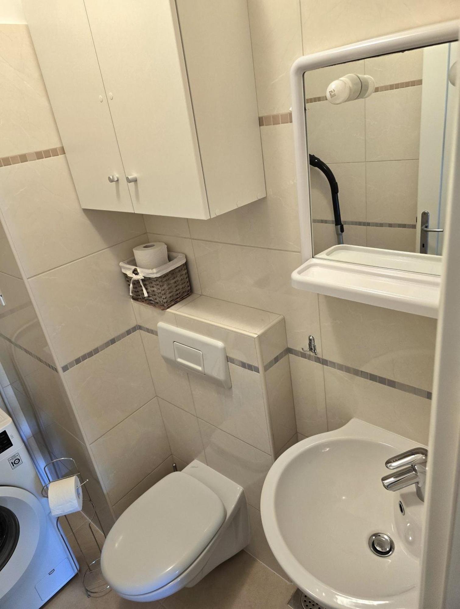 Olive Garden, Apartment With A Private Pool 班约勒 外观 照片